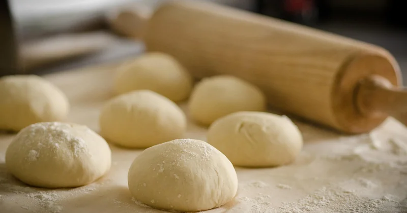 Pâte brisée, pâte feuilletée ou pâte à pizza : laquelle choisir ?